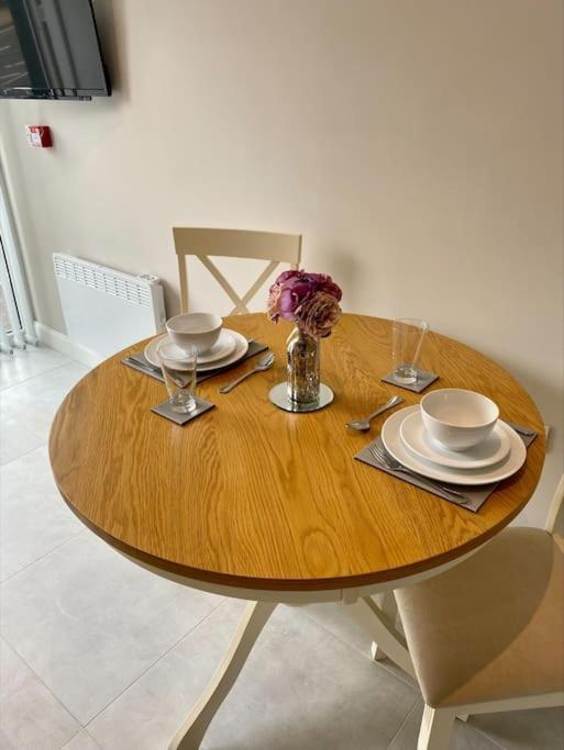 Erne Getaway No.7 Brand New 1 Bed Apartment Enniskillen Exterior photo