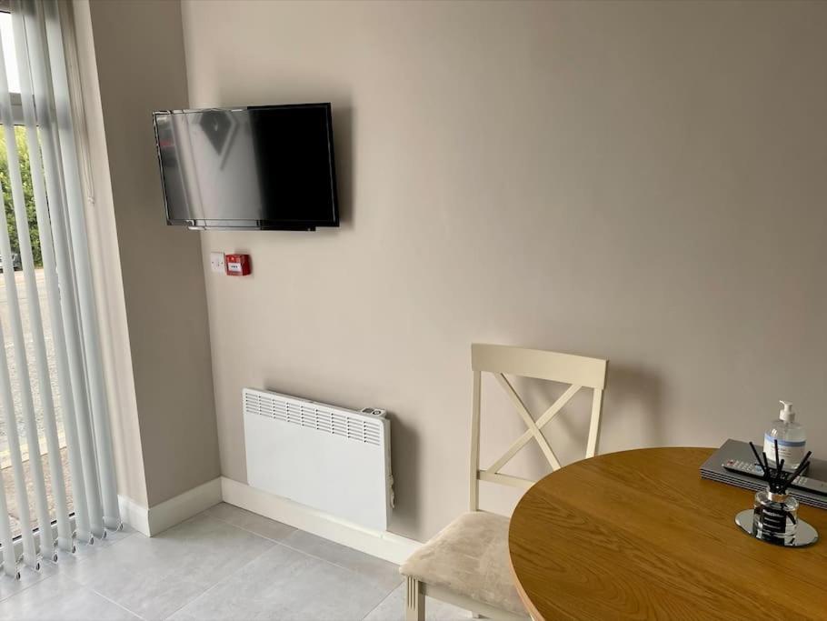 Erne Getaway No.7 Brand New 1 Bed Apartment Enniskillen Exterior photo