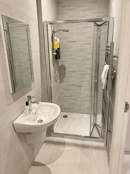 Erne Getaway No.7 Brand New 1 Bed Apartment Enniskillen Exterior photo