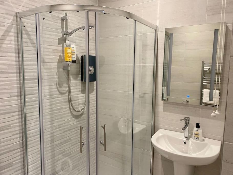 Erne Getaway No.7 Brand New 1 Bed Apartment Enniskillen Exterior photo
